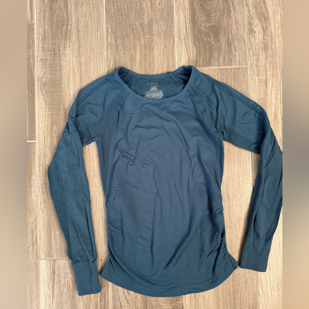 GAIAM Men's Deep Blue Long Sleeve Tee